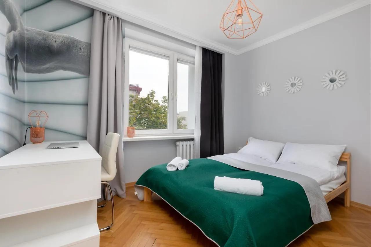 Rent Like Home - Hoza 38 Warszawa 0*,  Polska
